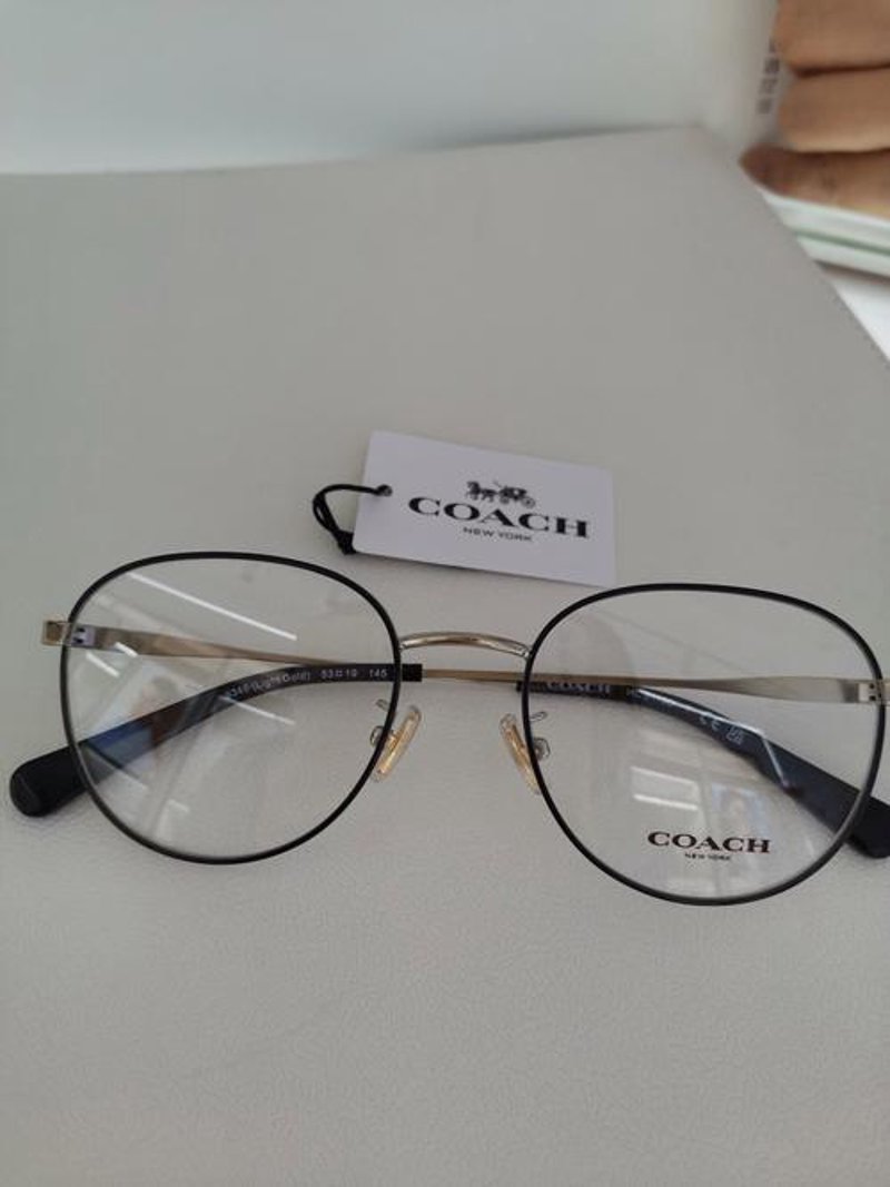 眼镜定制：走进更加个性与舒适的生活方式
